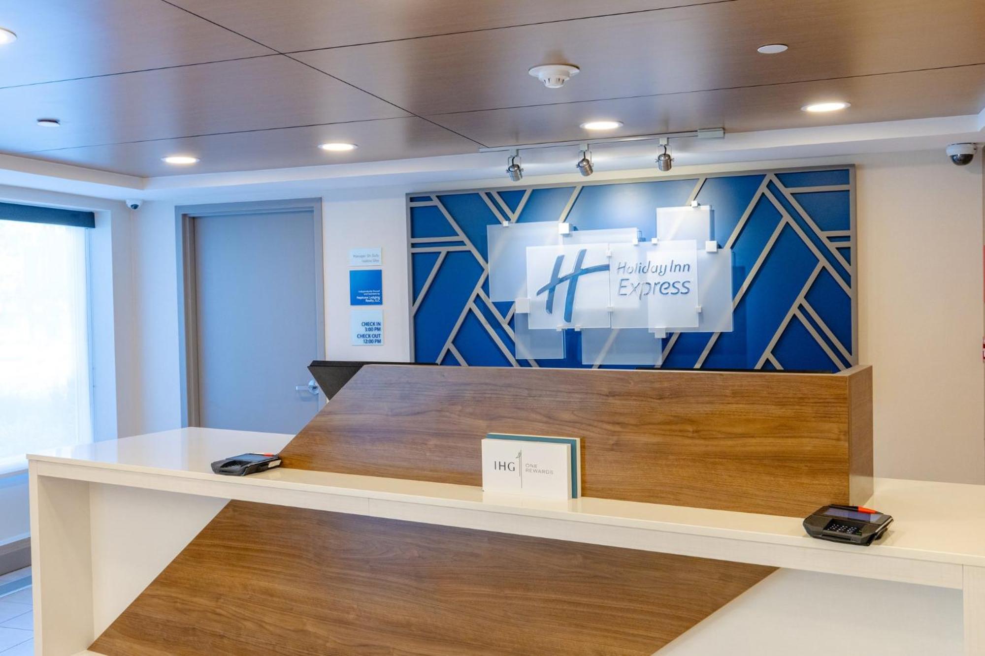 Holiday Inn Express - Neptune By Ihg Esterno foto