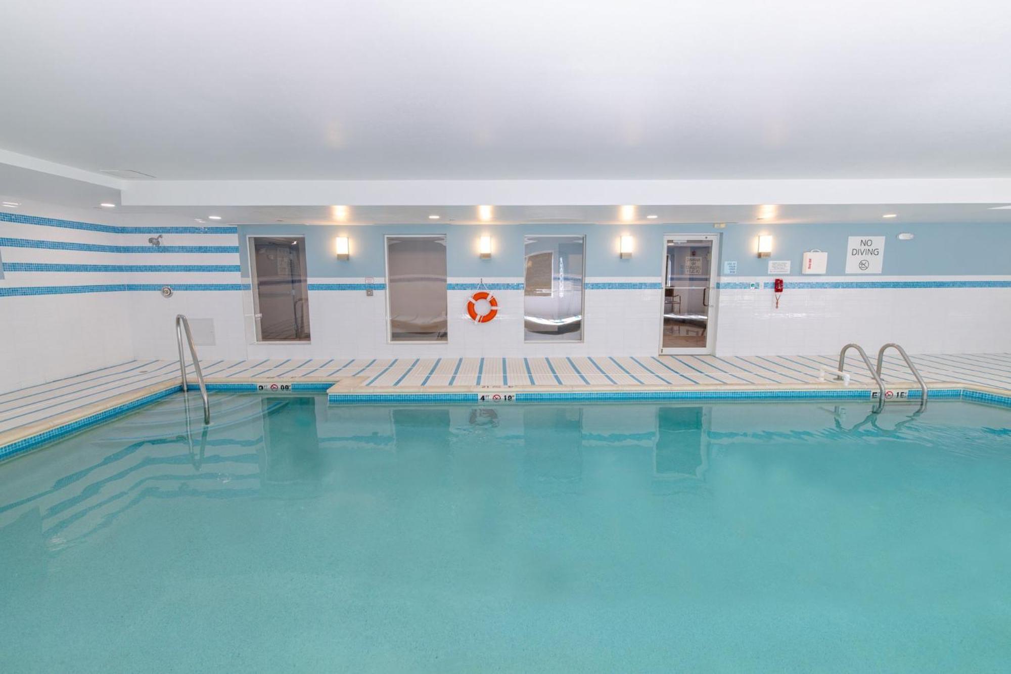 Holiday Inn Express - Neptune By Ihg Esterno foto
