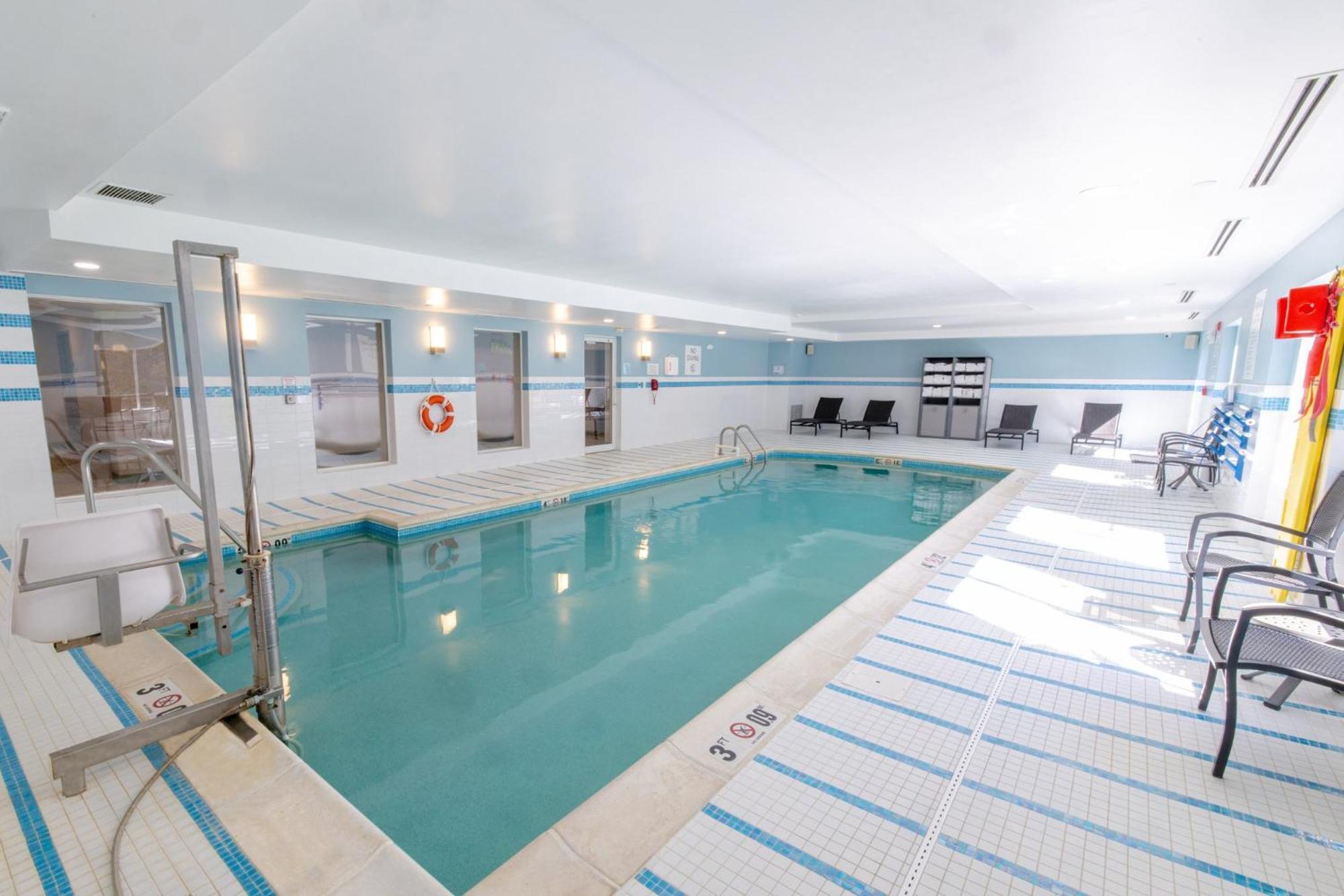 Holiday Inn Express - Neptune By Ihg Esterno foto