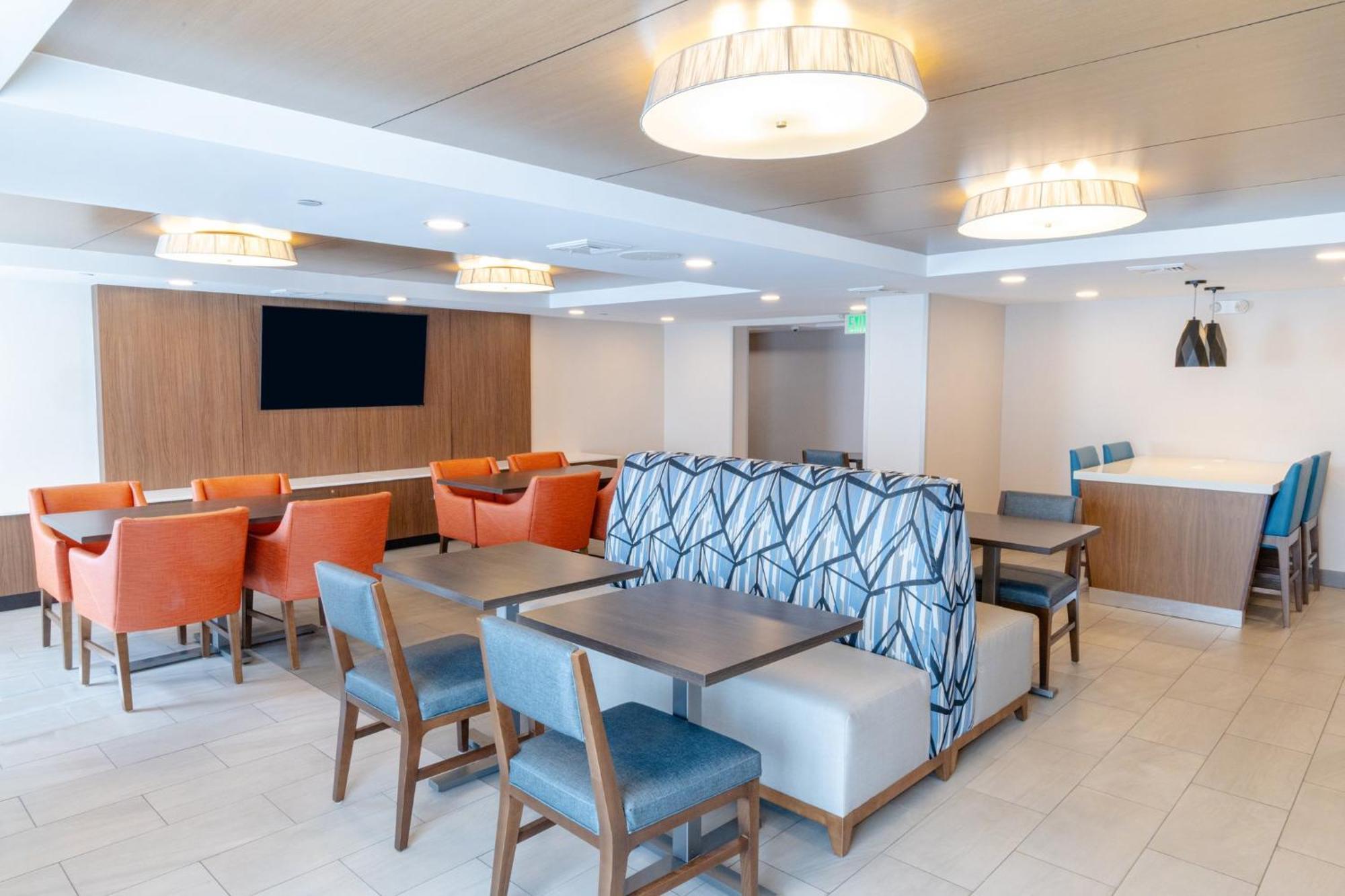 Holiday Inn Express - Neptune By Ihg Esterno foto