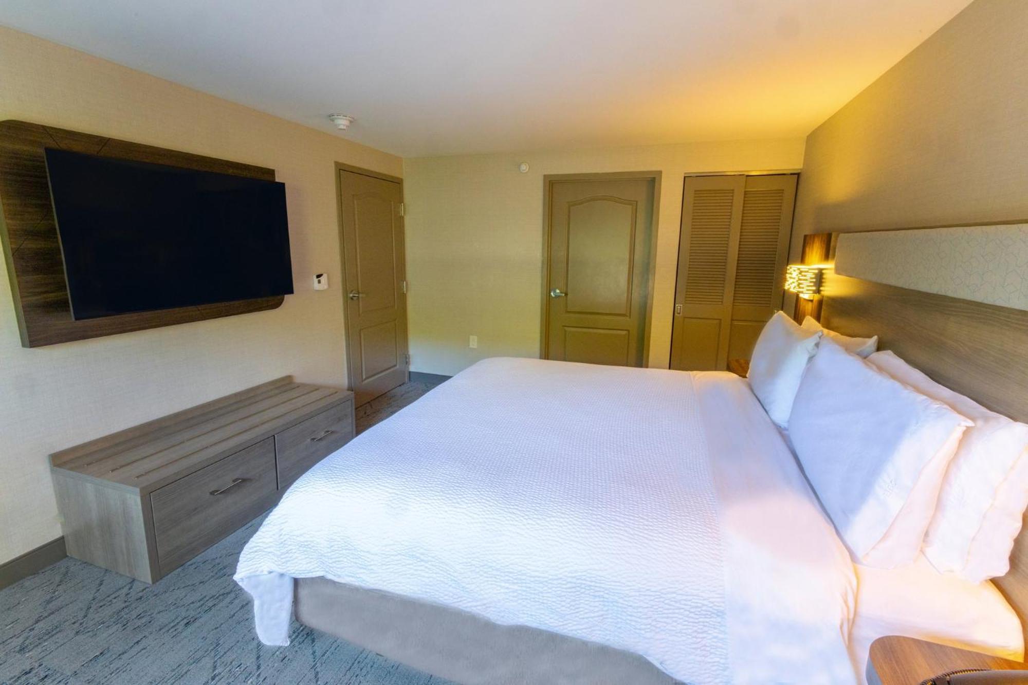 Holiday Inn Express - Neptune By Ihg Esterno foto